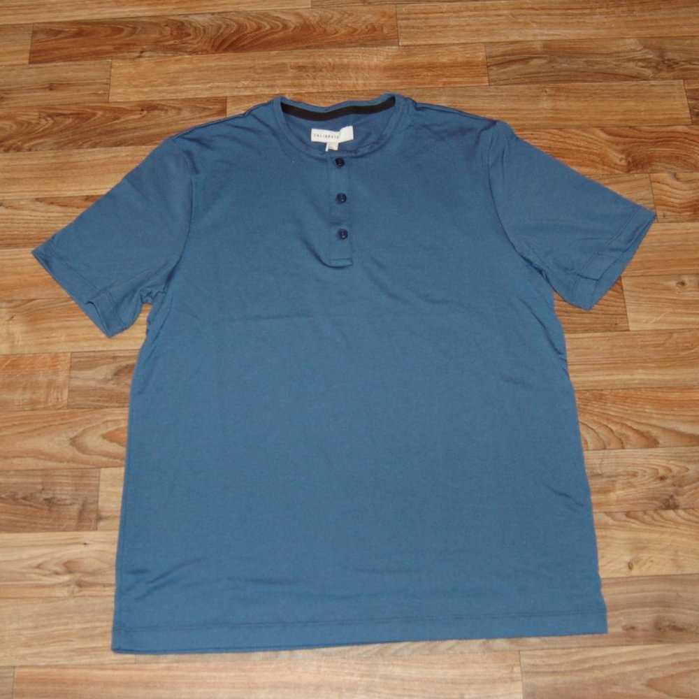 Calibrate Men's Classic 3 Button Henley T-Shirt